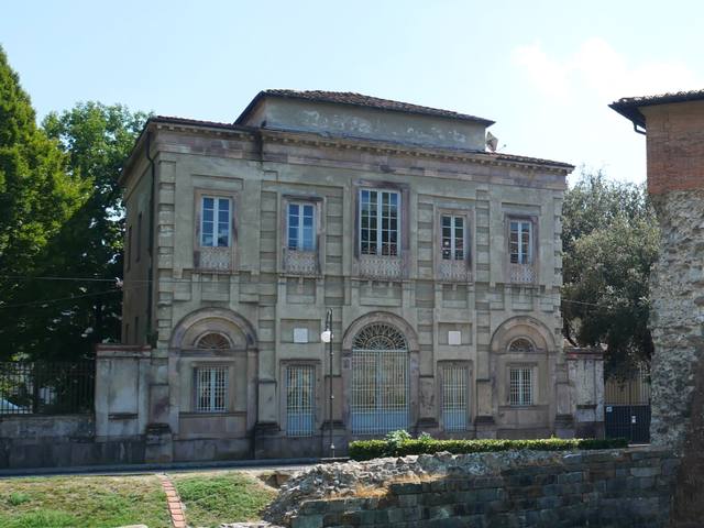 palazzo_galli_tassi_facciata_piazzale_san_donato_naioli_2022.jpg